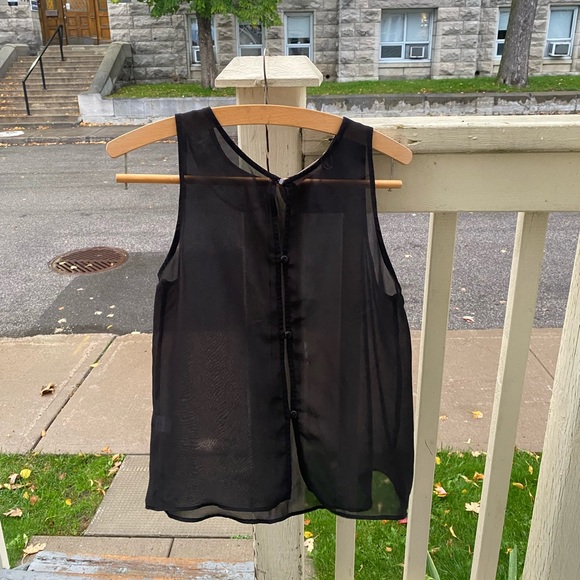 Size Small Chic (Business Casual) Top - Picture 2 of 3